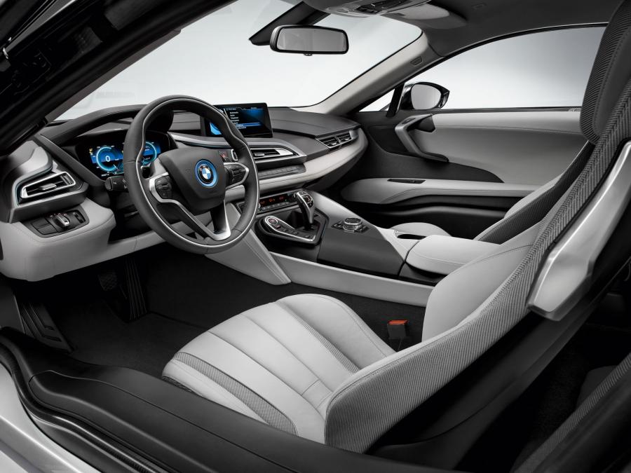  BMW i8 2014 года  (фото 35 из 180)